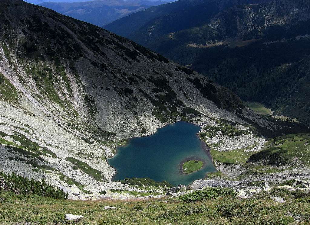 The famous Ţapului lake for its small island. 