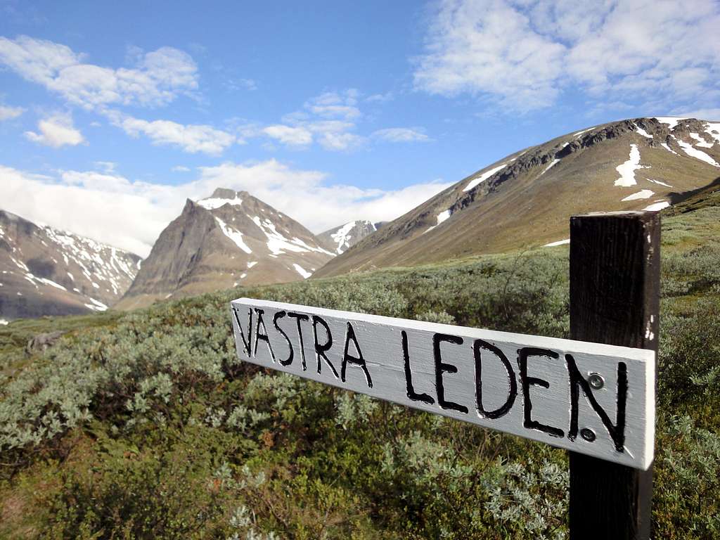 Västra Leden sign