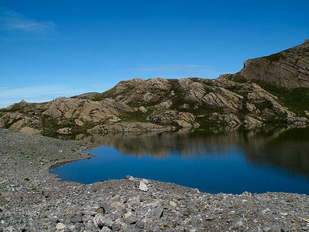 Lower Rawilseeleni lake (2489m)