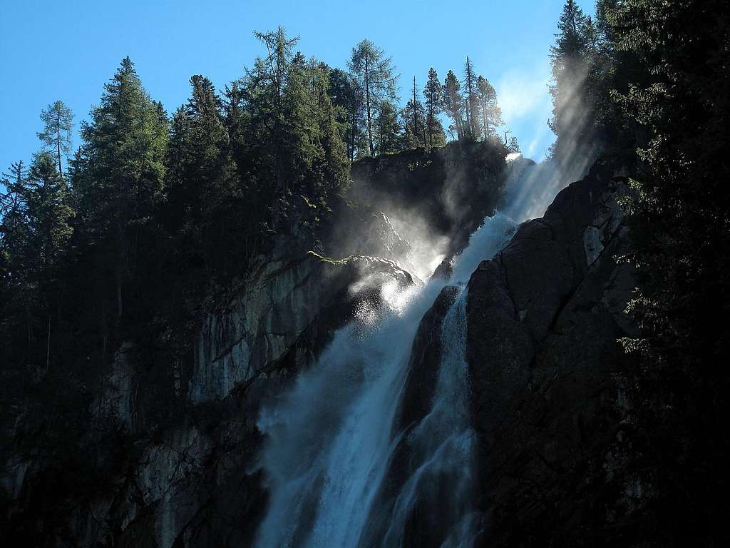 The upper part of the Iffigen waterfall