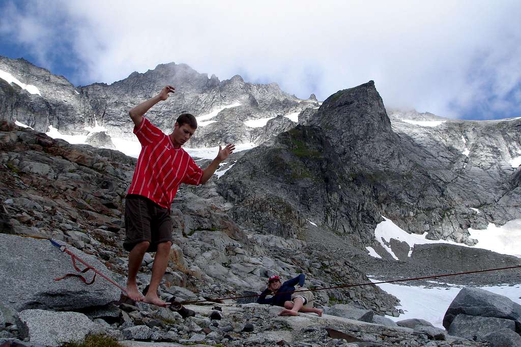 Slack lining 