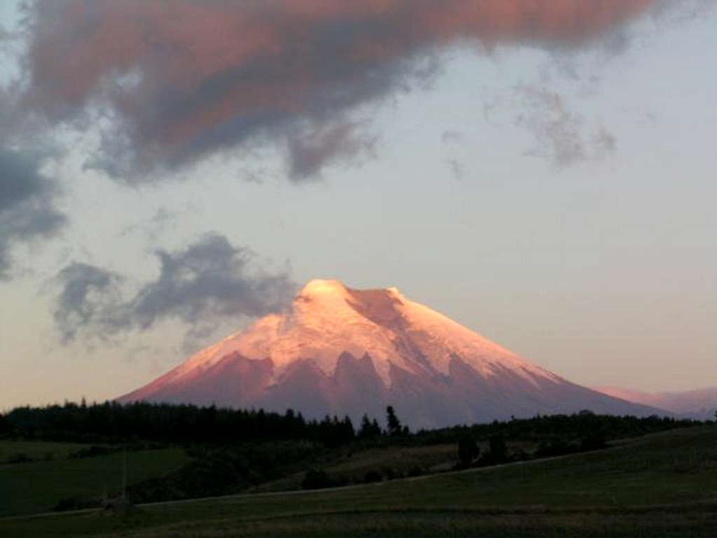 Evening alpenglow on Cotopaxi...