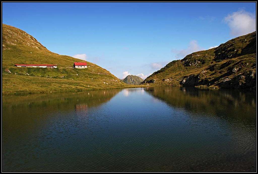 Lago Avostanis