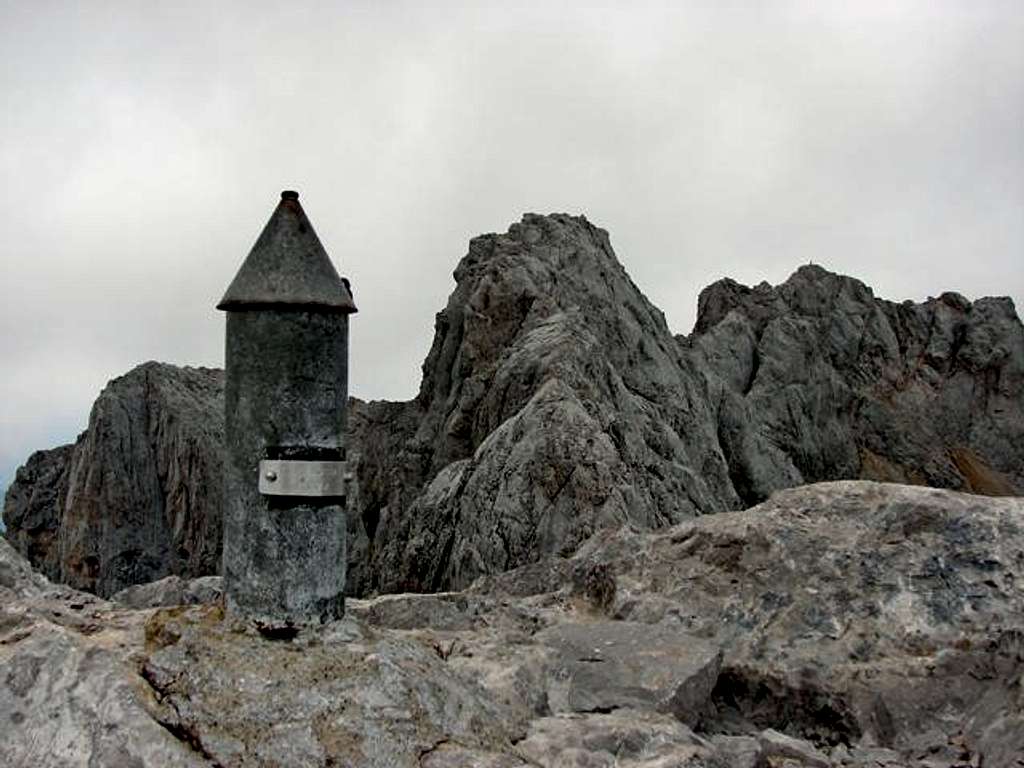 Torre Blanca's summit
