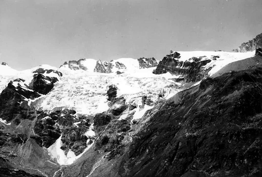 GRAN's PARADISO and TRIBULATION's GLACIER from and near SELLA Refuge