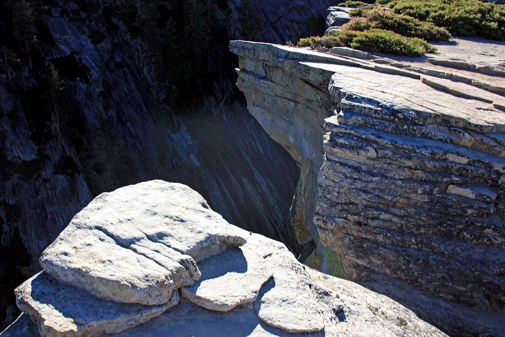 Fissure cliff at Taft Point