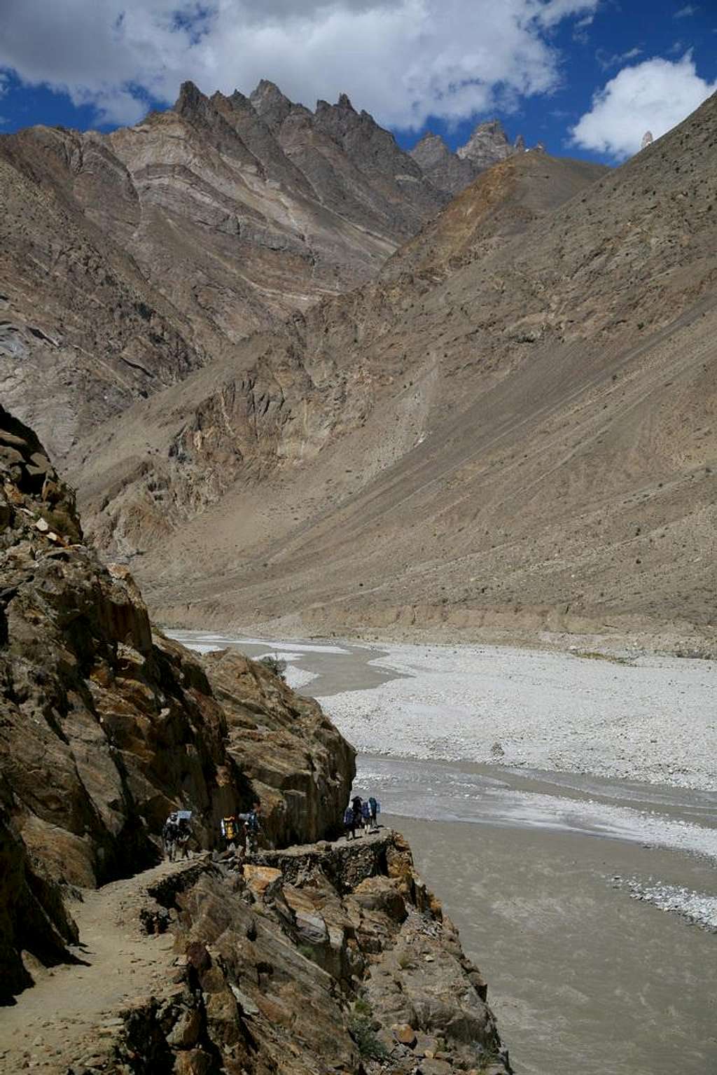 Trekkers toward K2 base camp