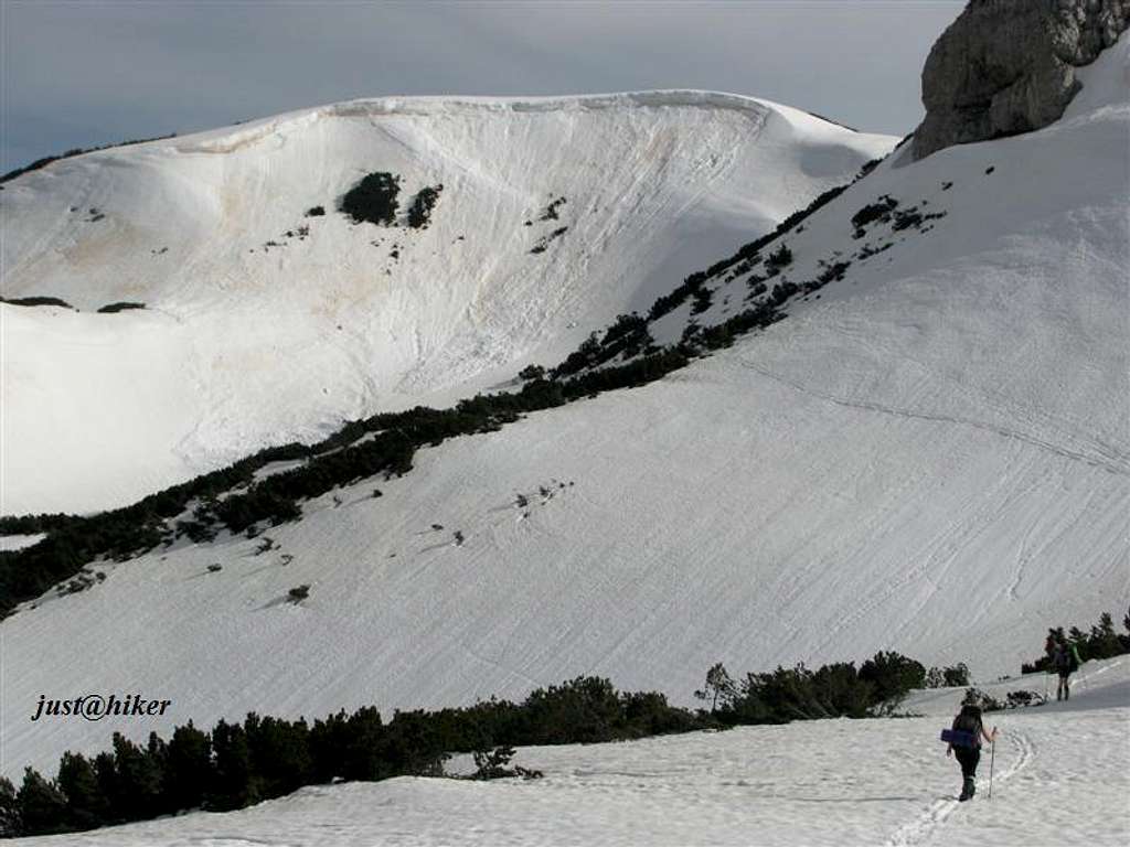 Snow cornices on hold