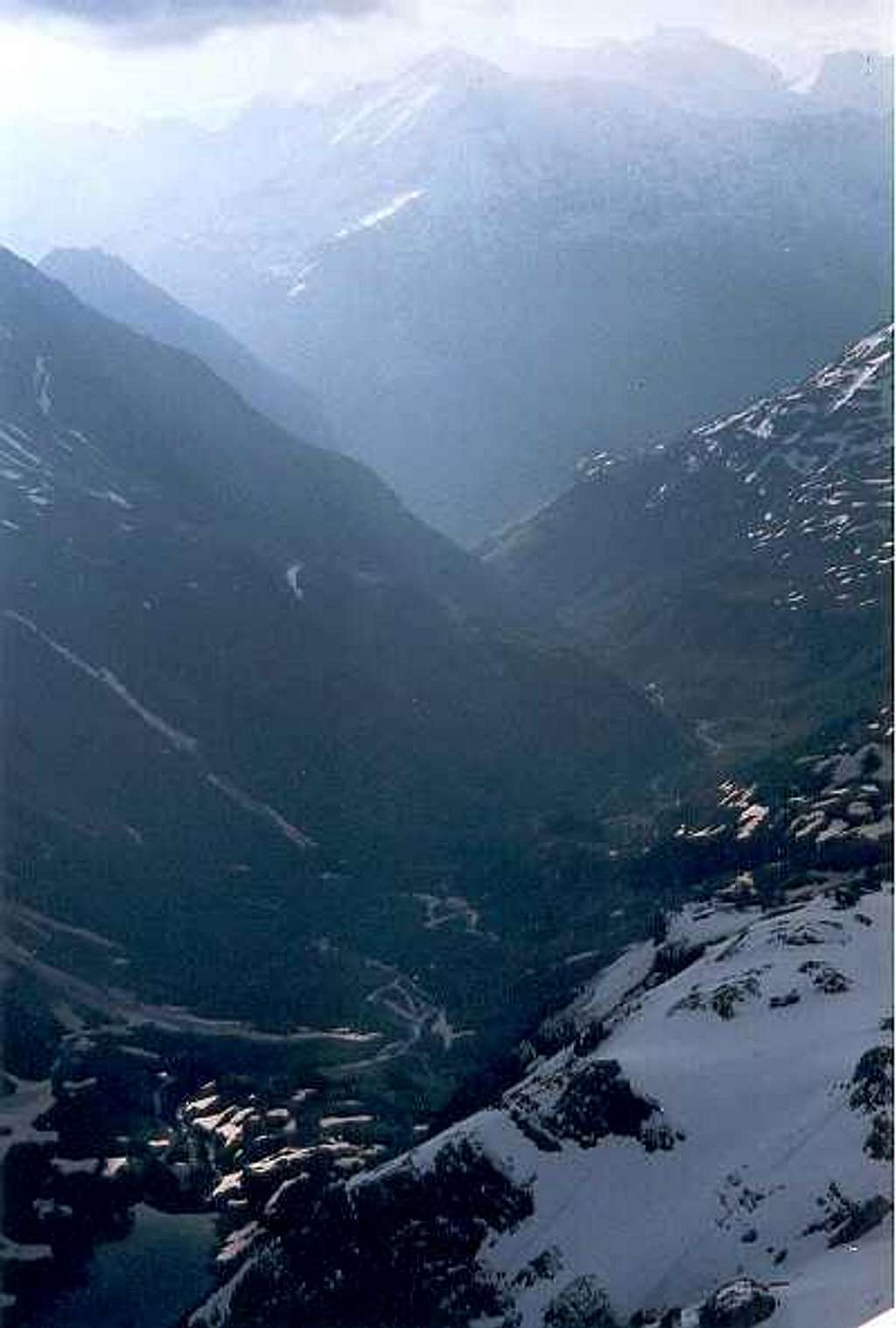 The Oussoue valley seen during the ascent to the Tapou peaks