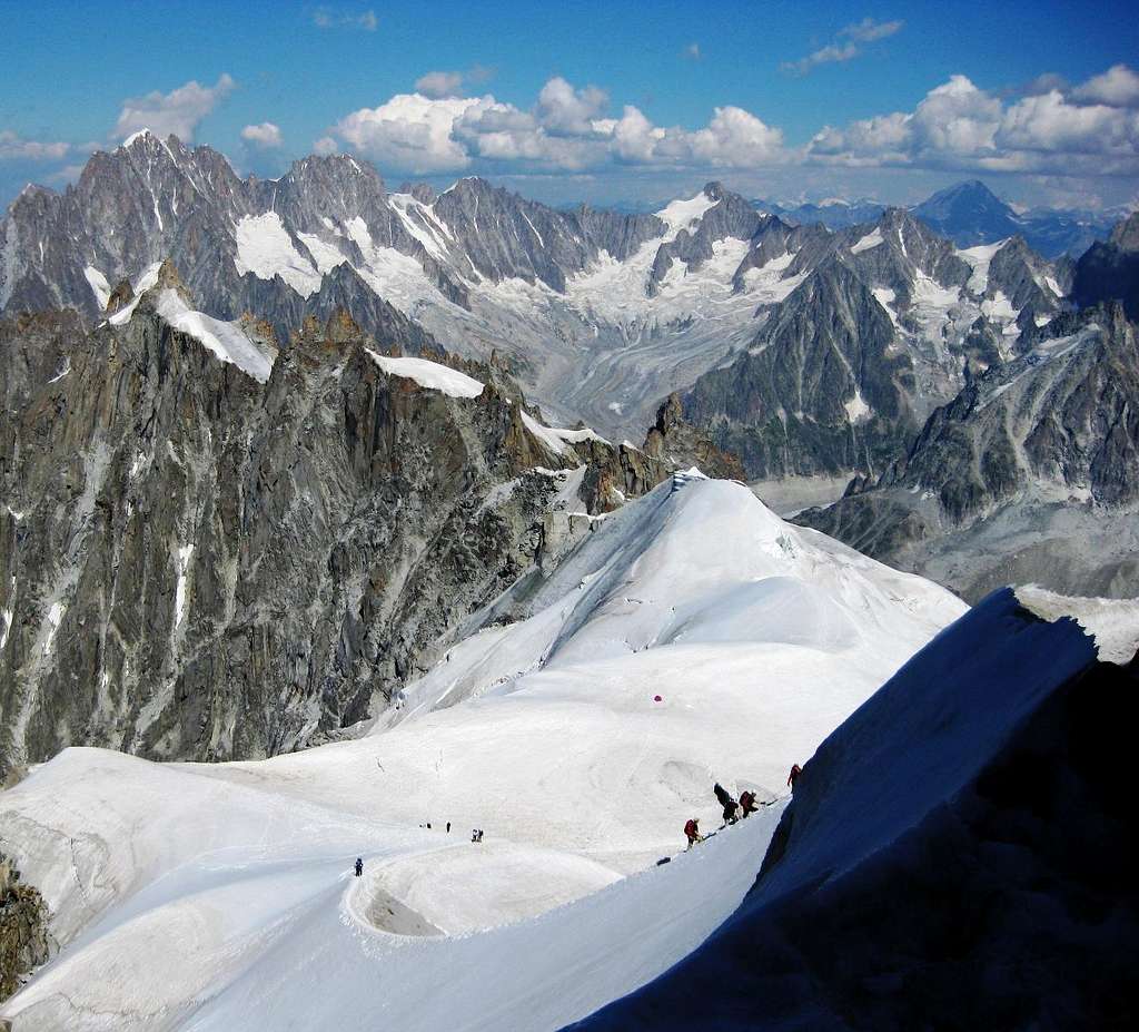 The ridge between Aiguille du Midi and Vallee Blanche