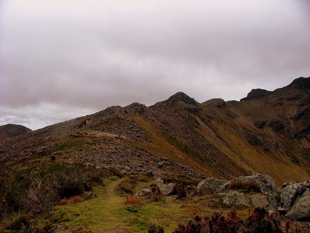 Sincholagua's upper ridge.