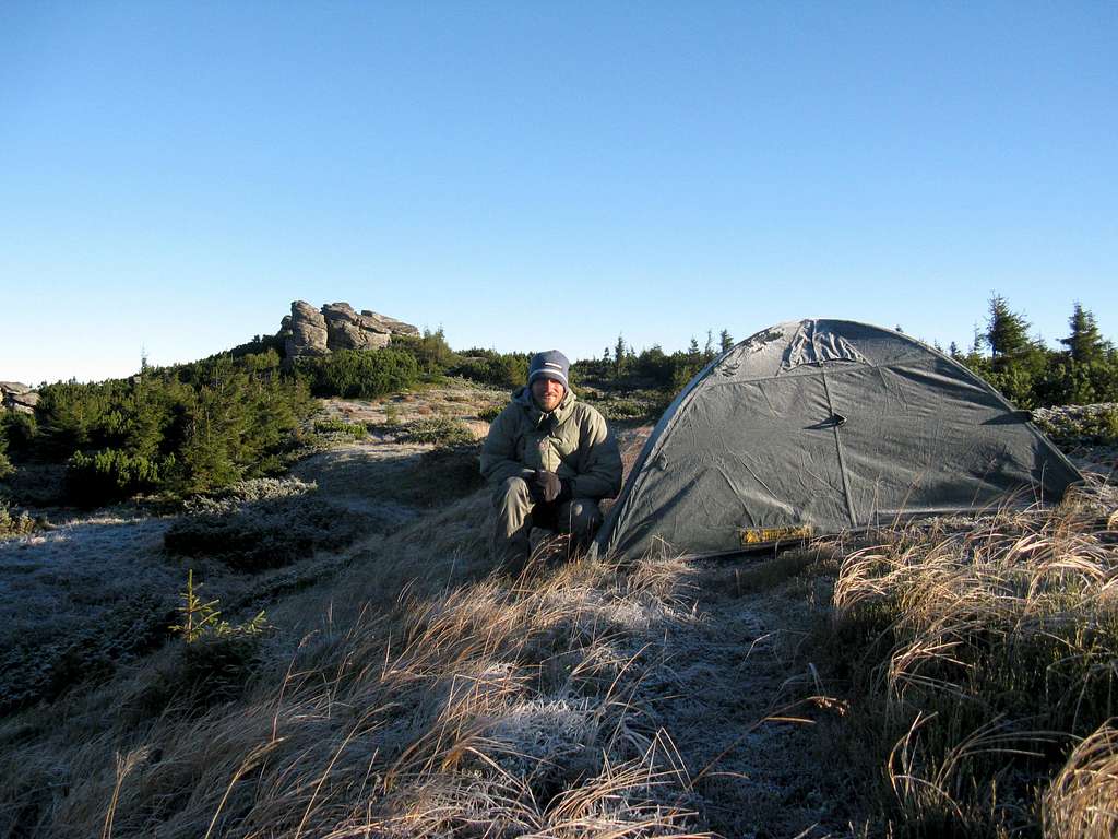 Unforgettable camping at the top of Hnitessa summit