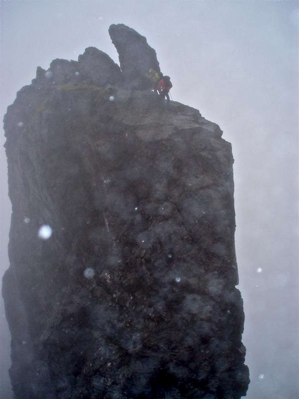 Inaccessible Pinnacle - abseiling West ridge - wet & windy
