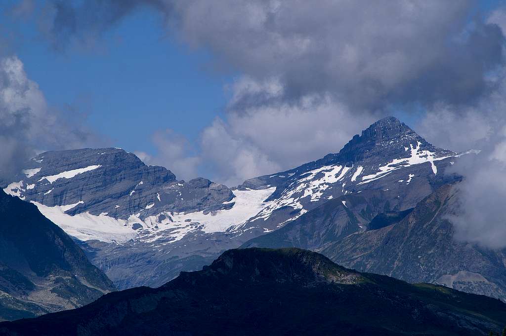 Grand Mount Ruan & Tour Sallière