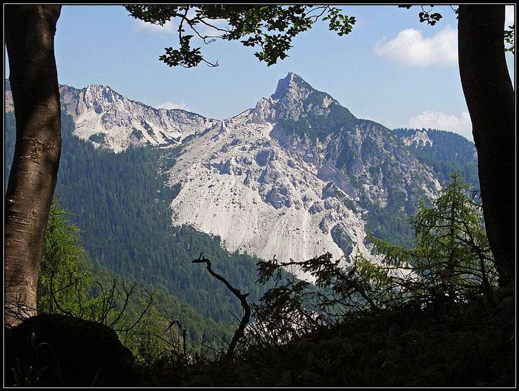 Monte Cerchio from the SW