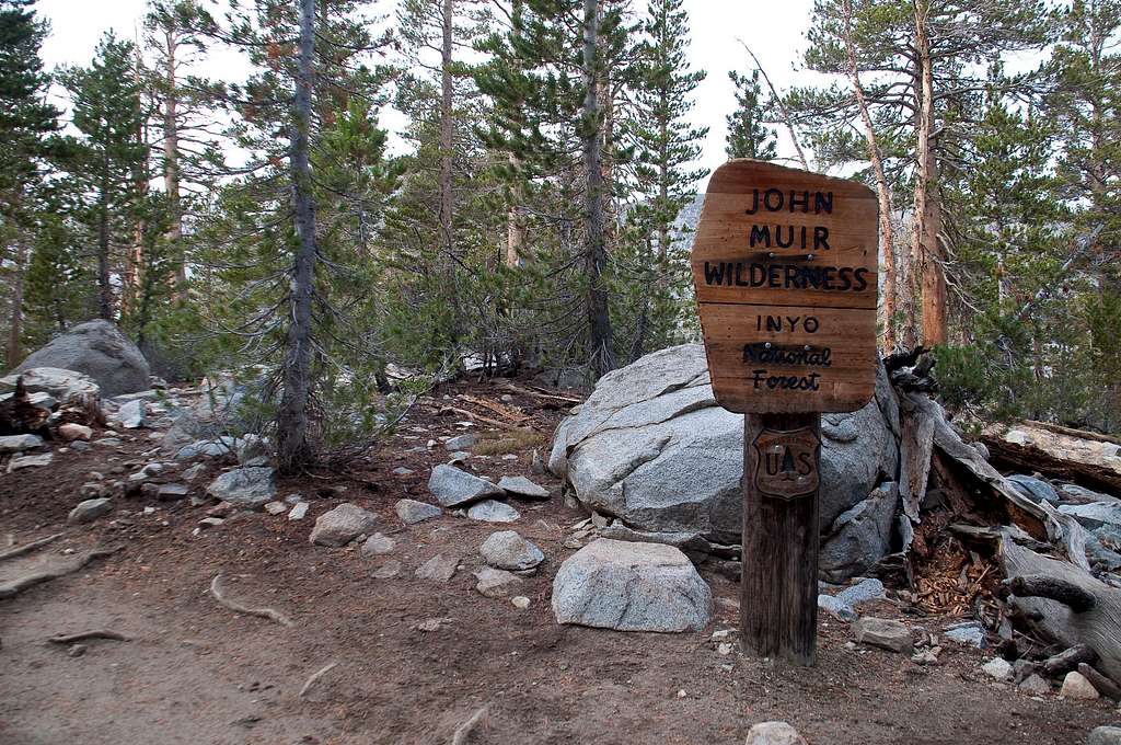 Bishop Pass Trail