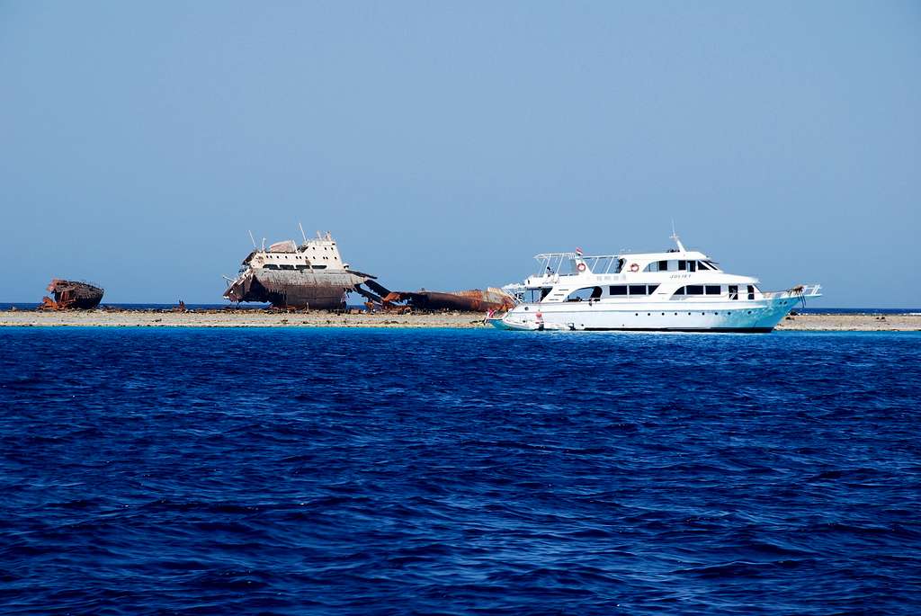 Wrecked ship at Gordon reef