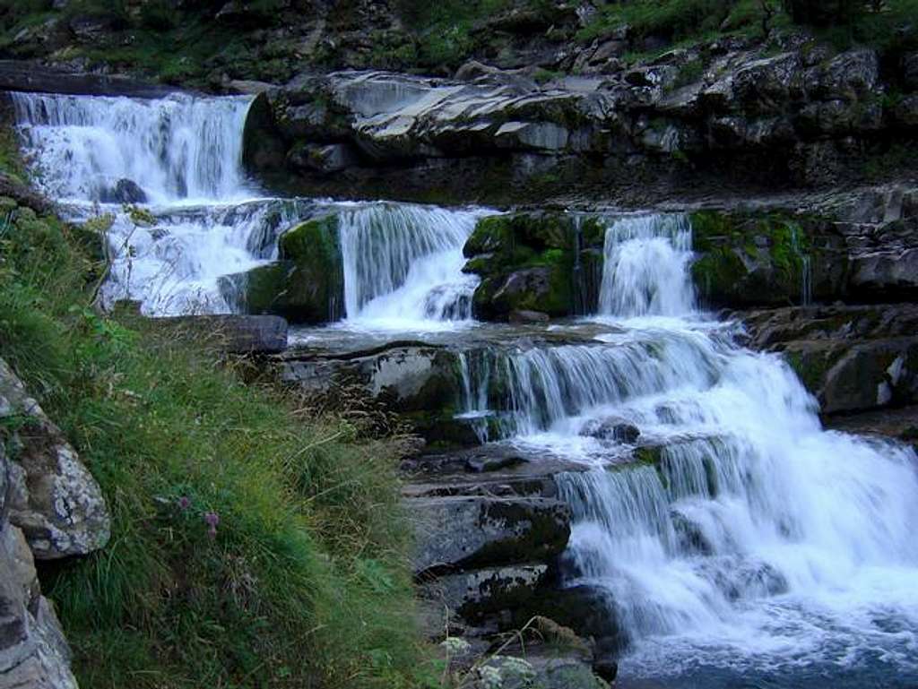 The waterfalls of Gradas de...