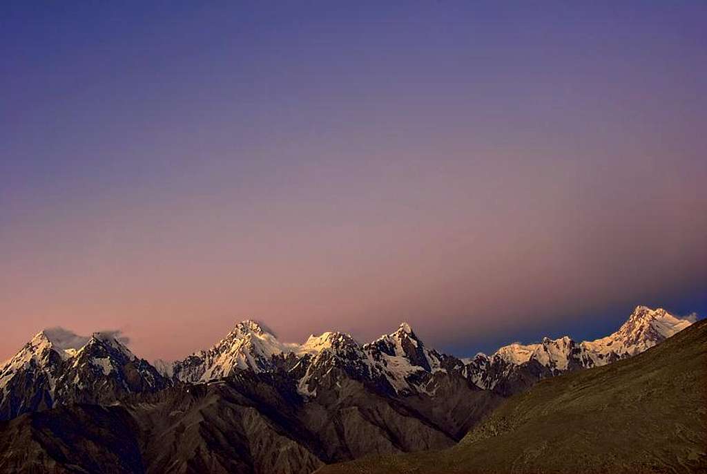 Momhil Sar 7343(Left) Trivor sar 7,577 m(centre)Kunyang Chhish 7852m(Right)