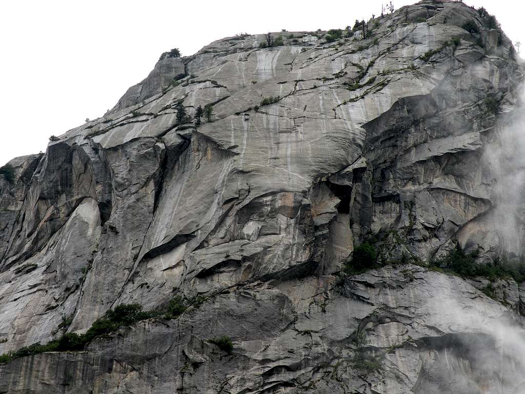 Val di Mello climbing