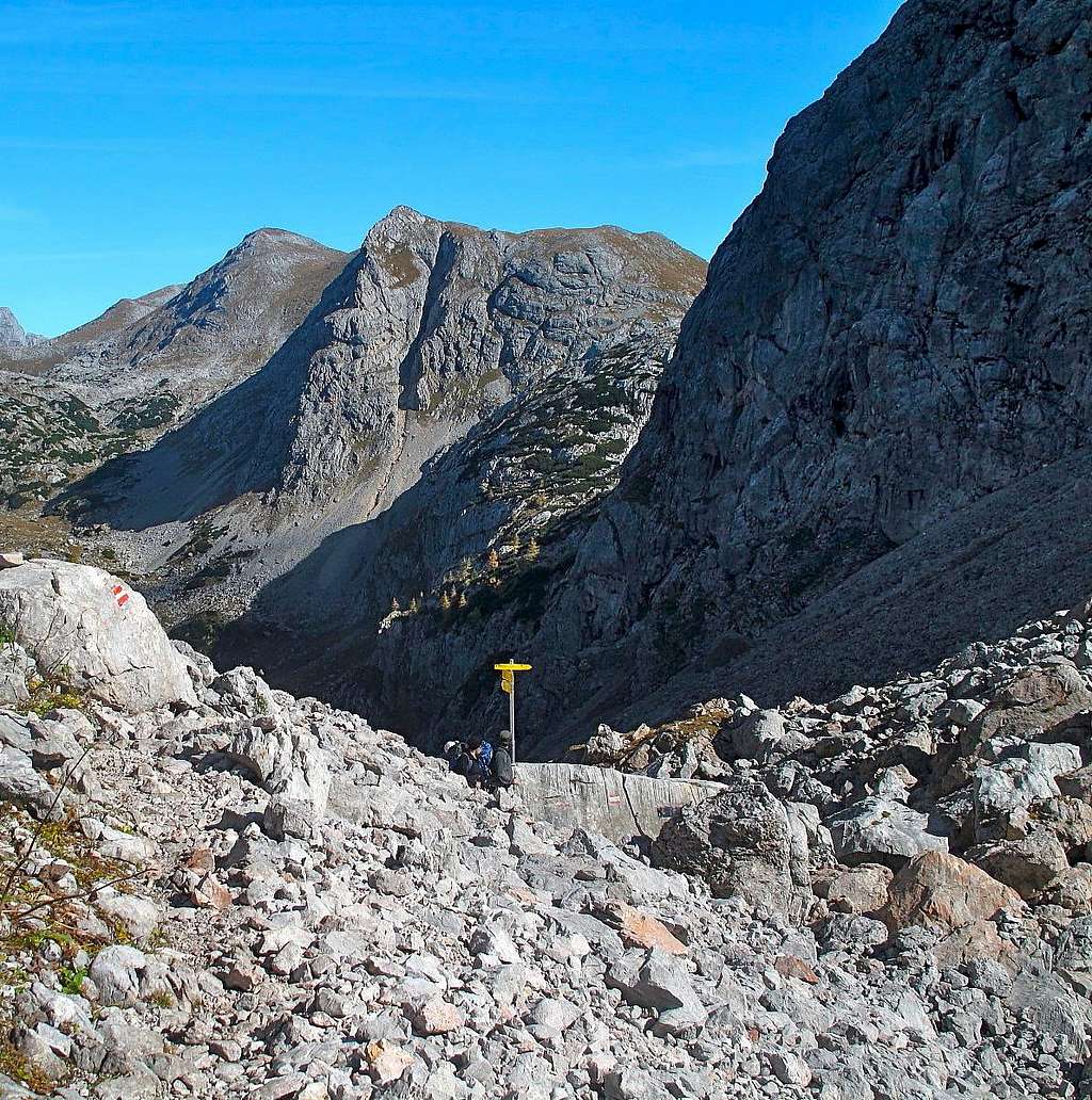 On Hochgschirr saddle (1949m)