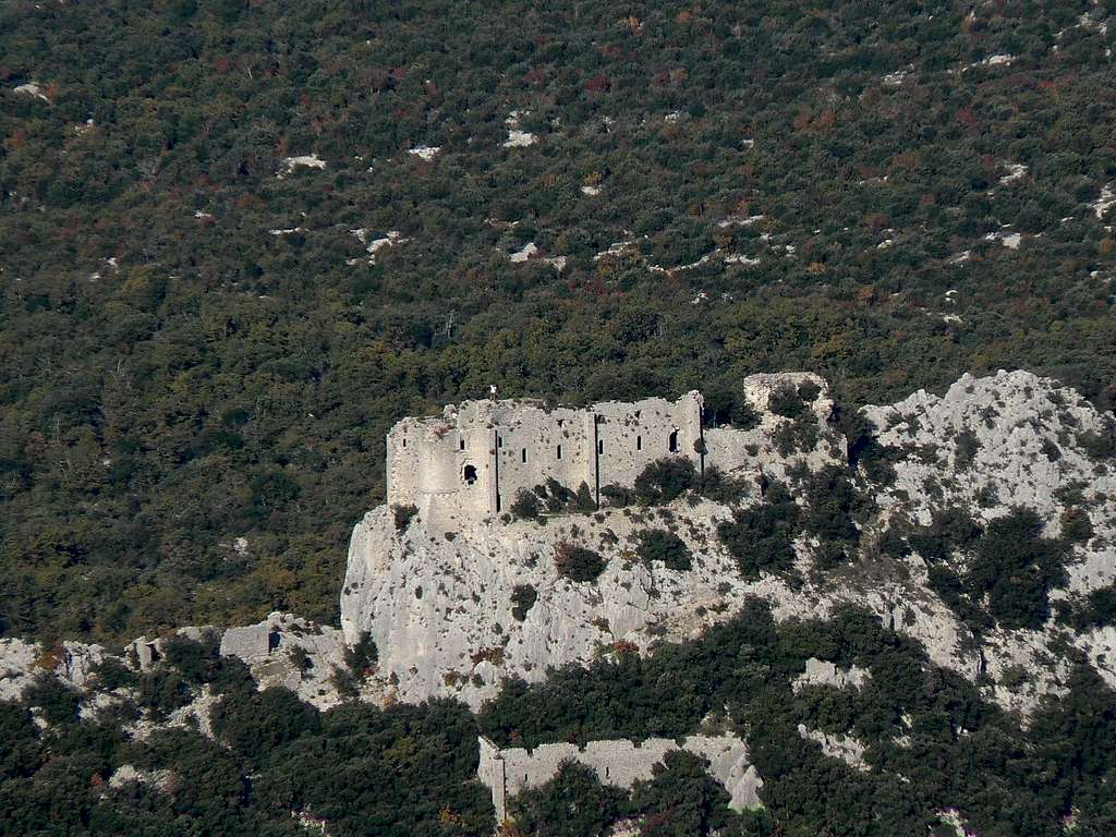 Hike to the Pic Saint-Loup and its castle