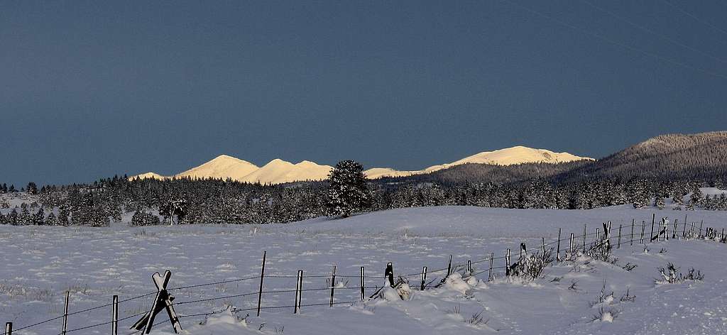 Aldrich Mountains at dawn