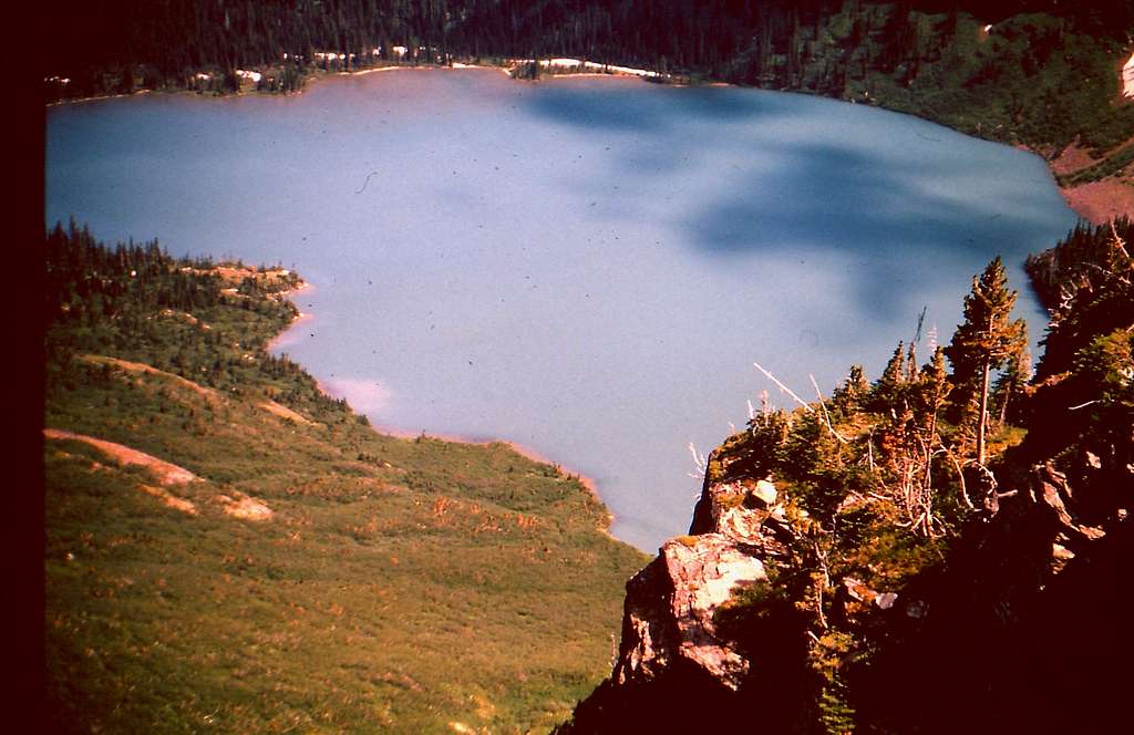 Grinnell Lake from the Grinnell Glacier trail