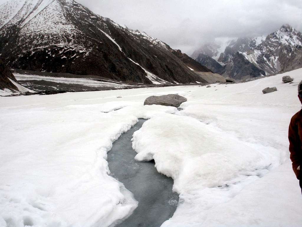 Vine Glacier, Pakistan