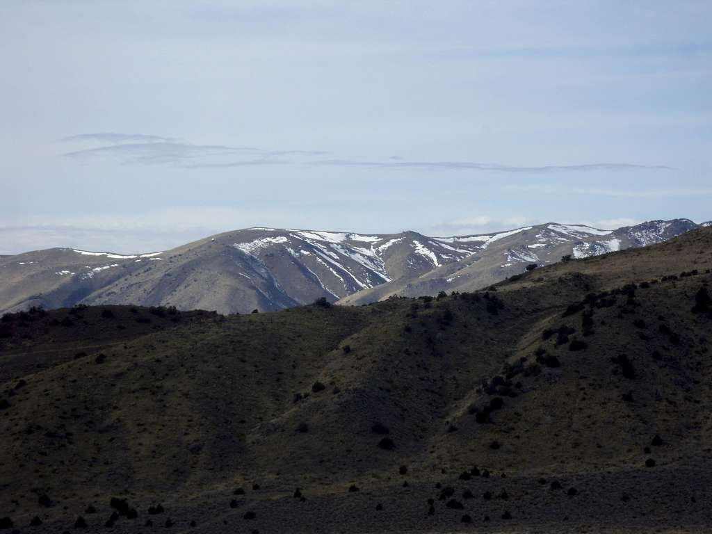 Southern ridge of the Petersen Mountains seen from Freds Mountain Road