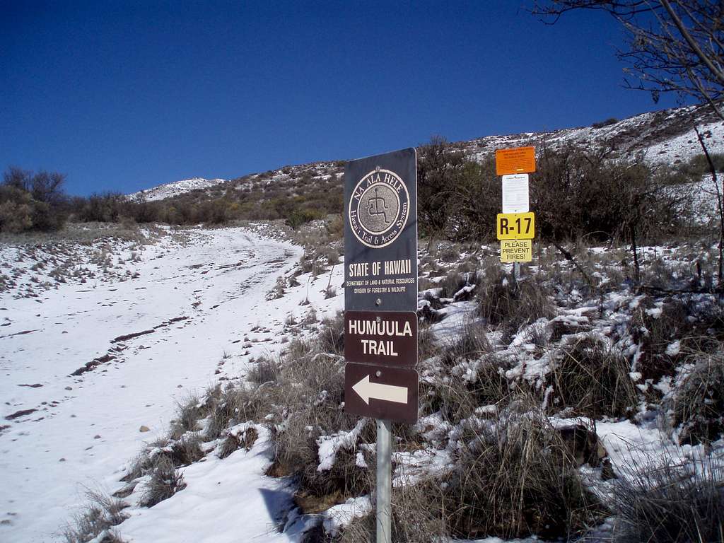 Trail head for the Humuula Trail 