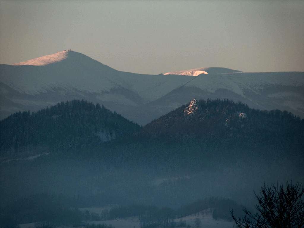 Śnieżka and Sokoliki in the sunrise