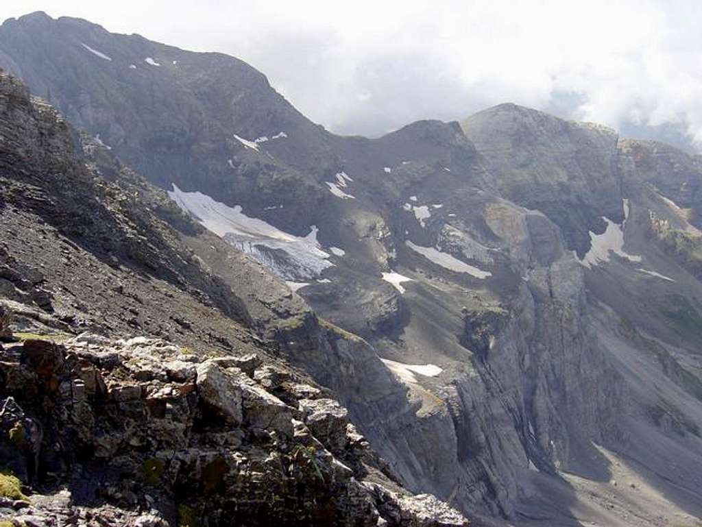 The peak of La Munia (left)...