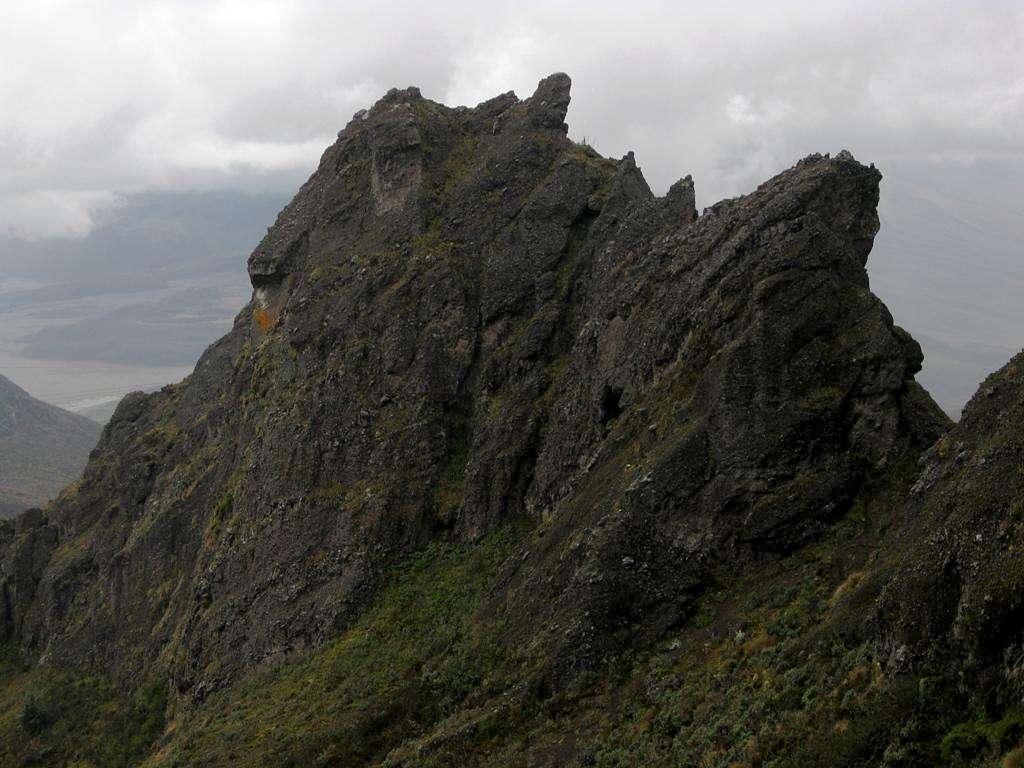 Looking at the south ridge from Rumiñahui Central