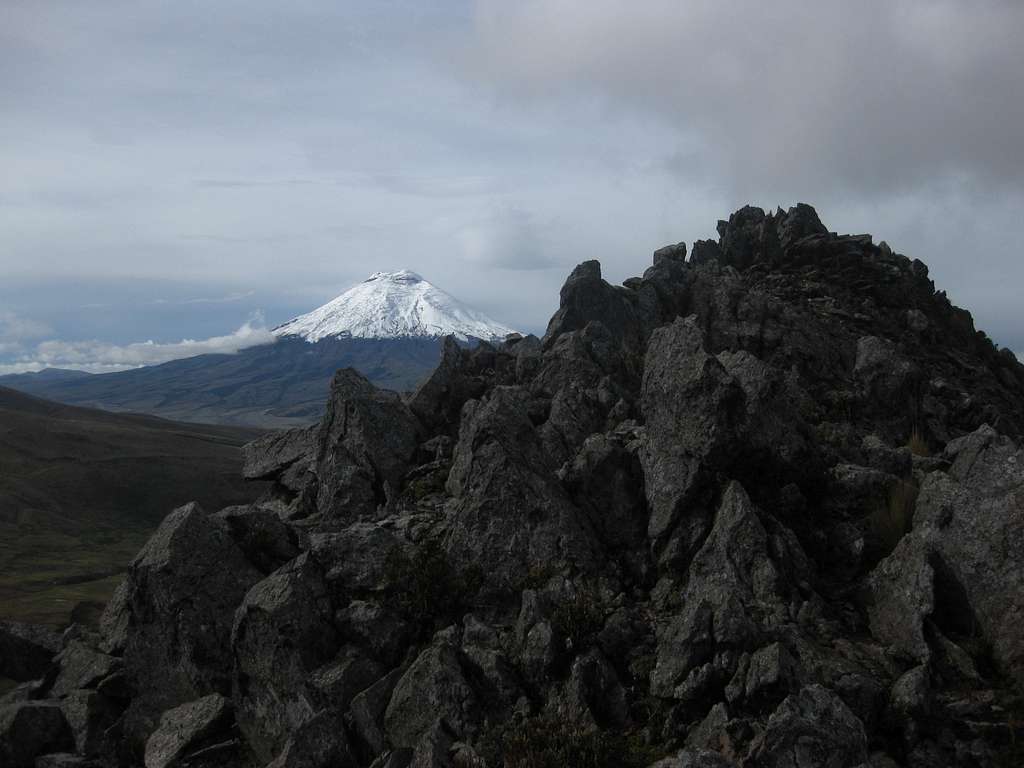 Cotopaxi from the slopes of Sincholagua