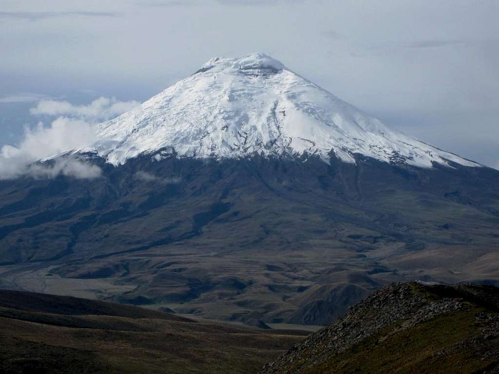 Cotopaxi from the slopes of Sincholagua