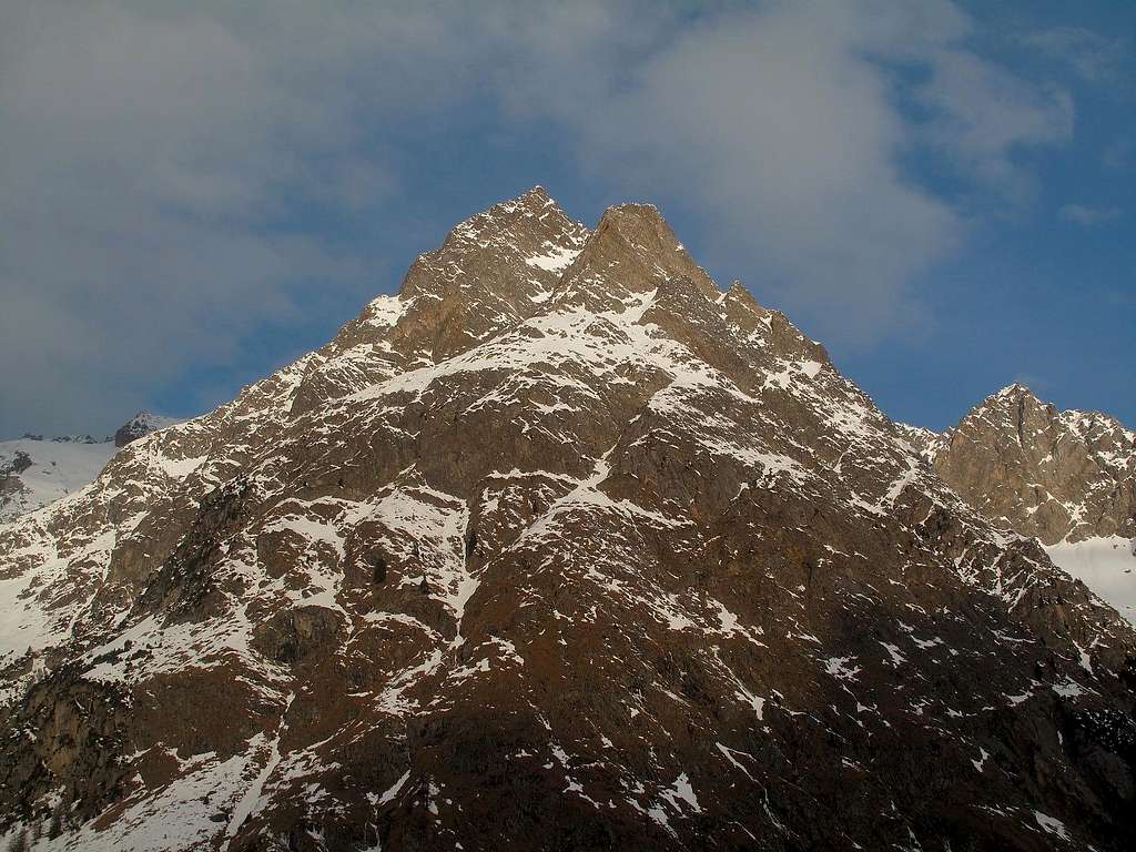 The two peaks of Crête Sèche (3024m and  2939m) and Treutse Bô (2918m)