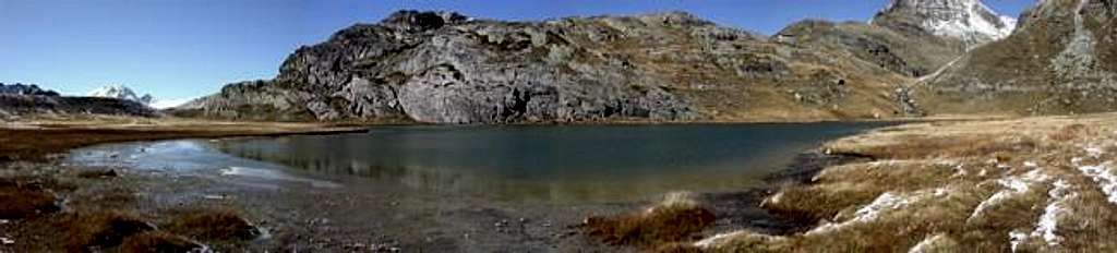 il lago Azzurro (2428 m.)