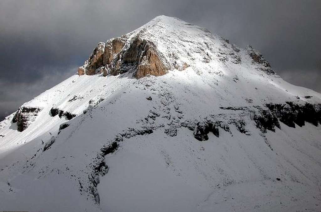 Mount Bowlen, 3072 metres, as...