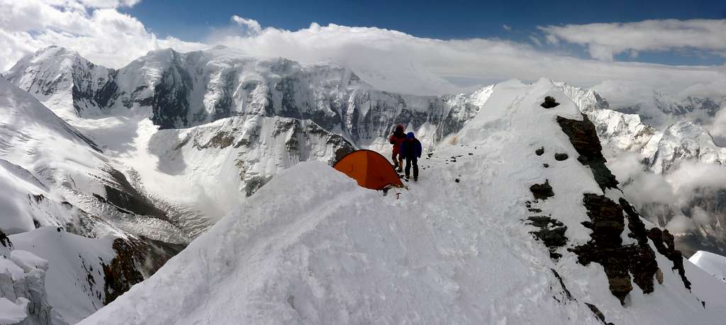 Korjenevskaya Peak - Camp 6100