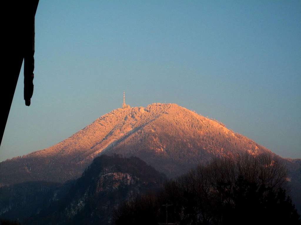 Snow and sunset colors on the Gaisberg (1283m) above Salzburg