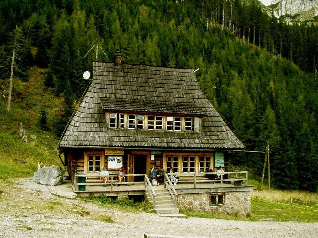 Hala Kondratowa (1333 m) – Tourist Shelter