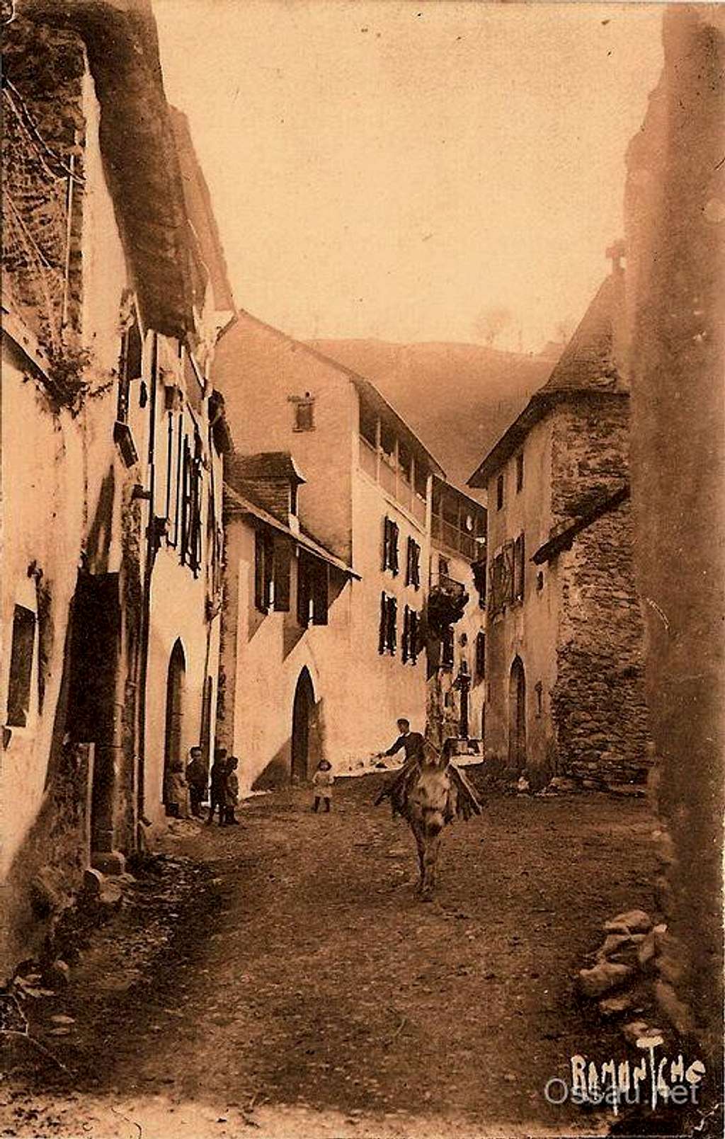 Village of the Bearn, long time ago