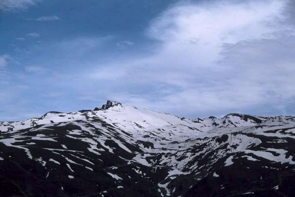 Veleta flanked by Tajos del...