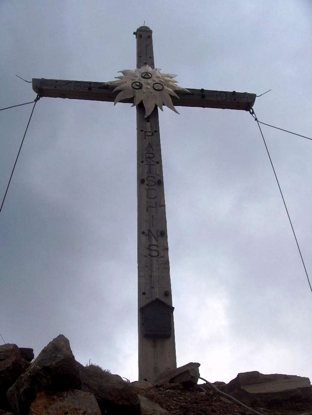 Blasiuszeiger summit cross (2837m)