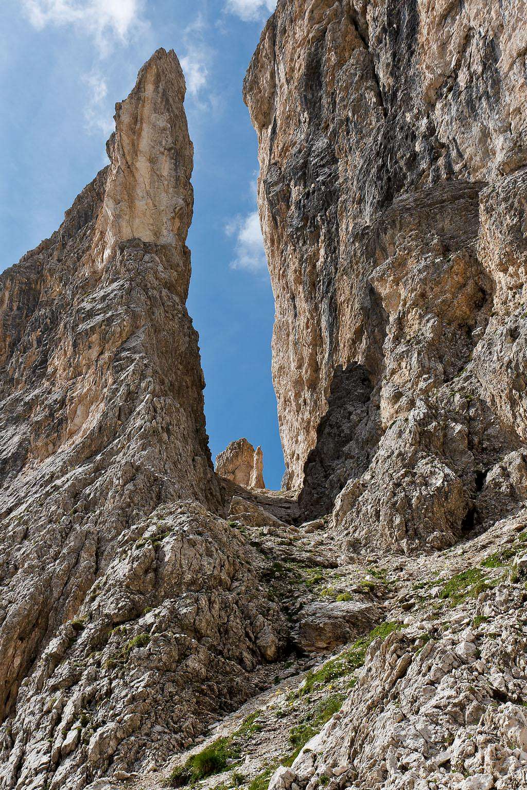 Rock formations of Mugoni