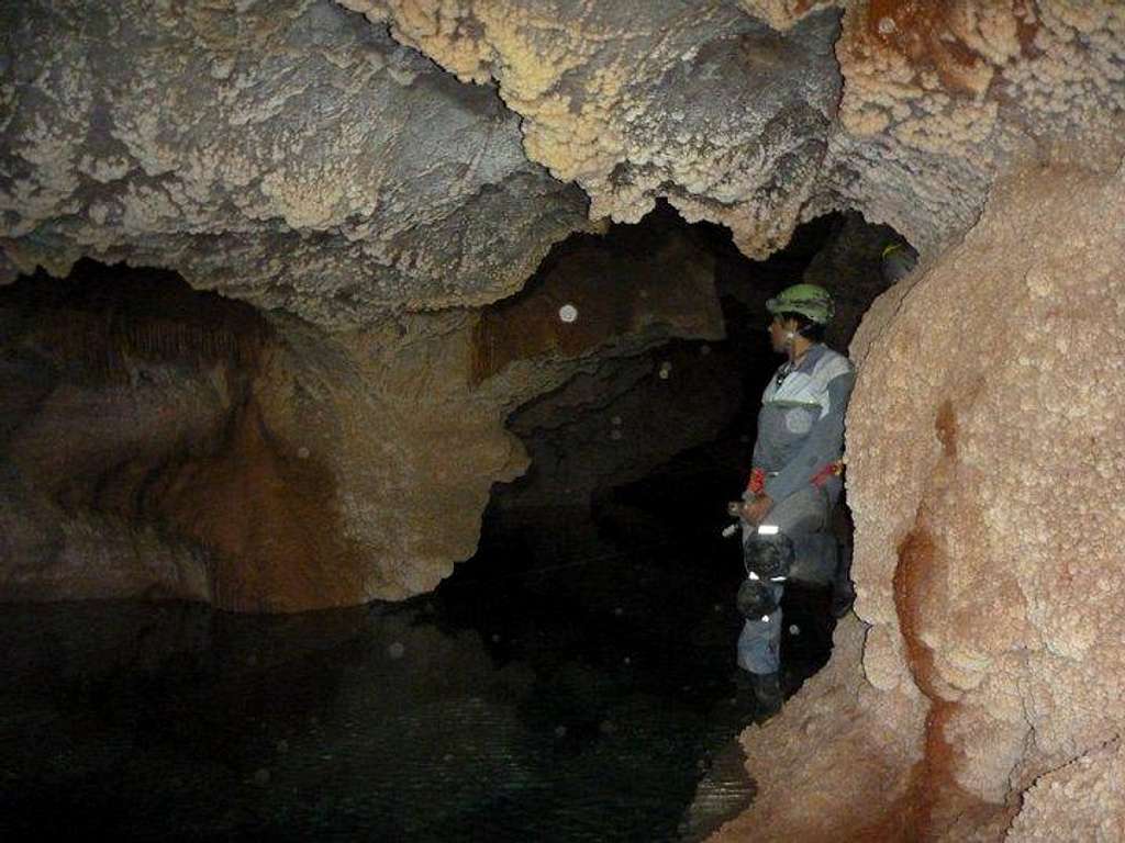 Lake of Zarinrood Cave