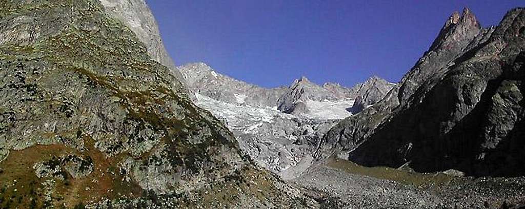 Pano view of Triolet glacier