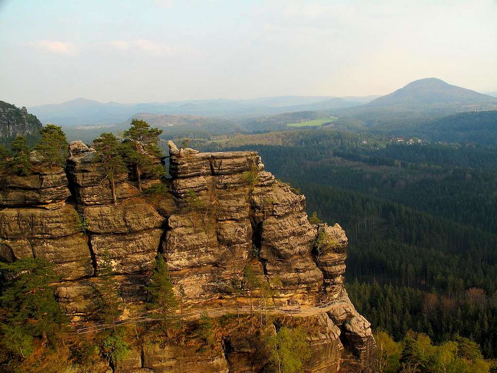 The cliffs to the right-hand side of Pravčická brána (Prebischtor)