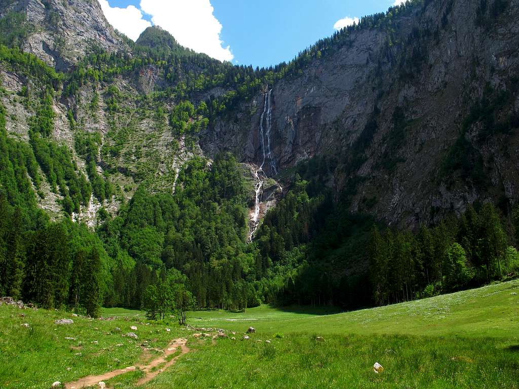 Fischunkel meadow and Röthbach waterfall